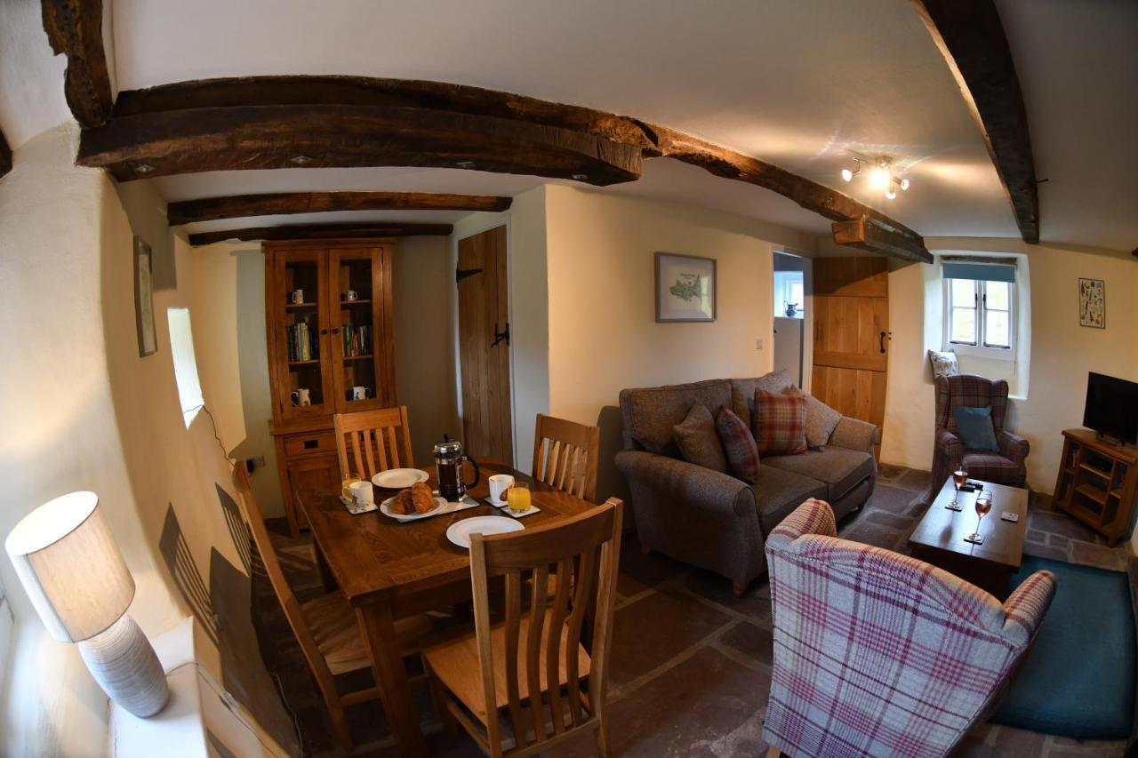 Pant Llwyd Farm Villa Llangynidr Екстериор снимка