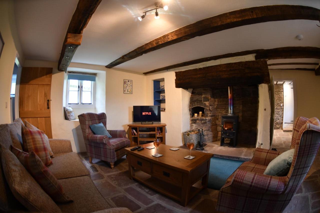 Pant Llwyd Farm Villa Llangynidr Екстериор снимка