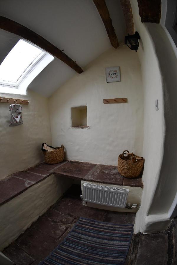 Pant Llwyd Farm Villa Llangynidr Екстериор снимка