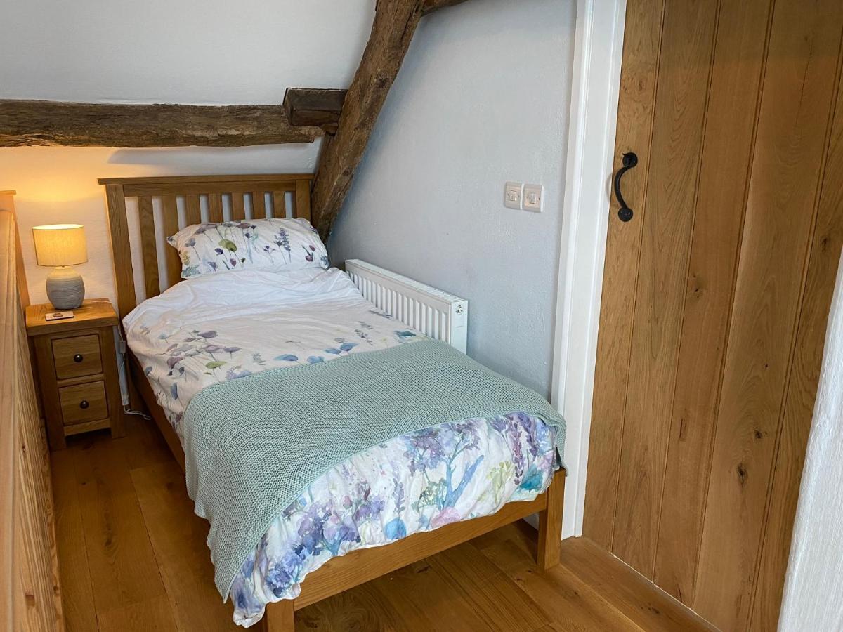 Pant Llwyd Farm Villa Llangynidr Екстериор снимка
