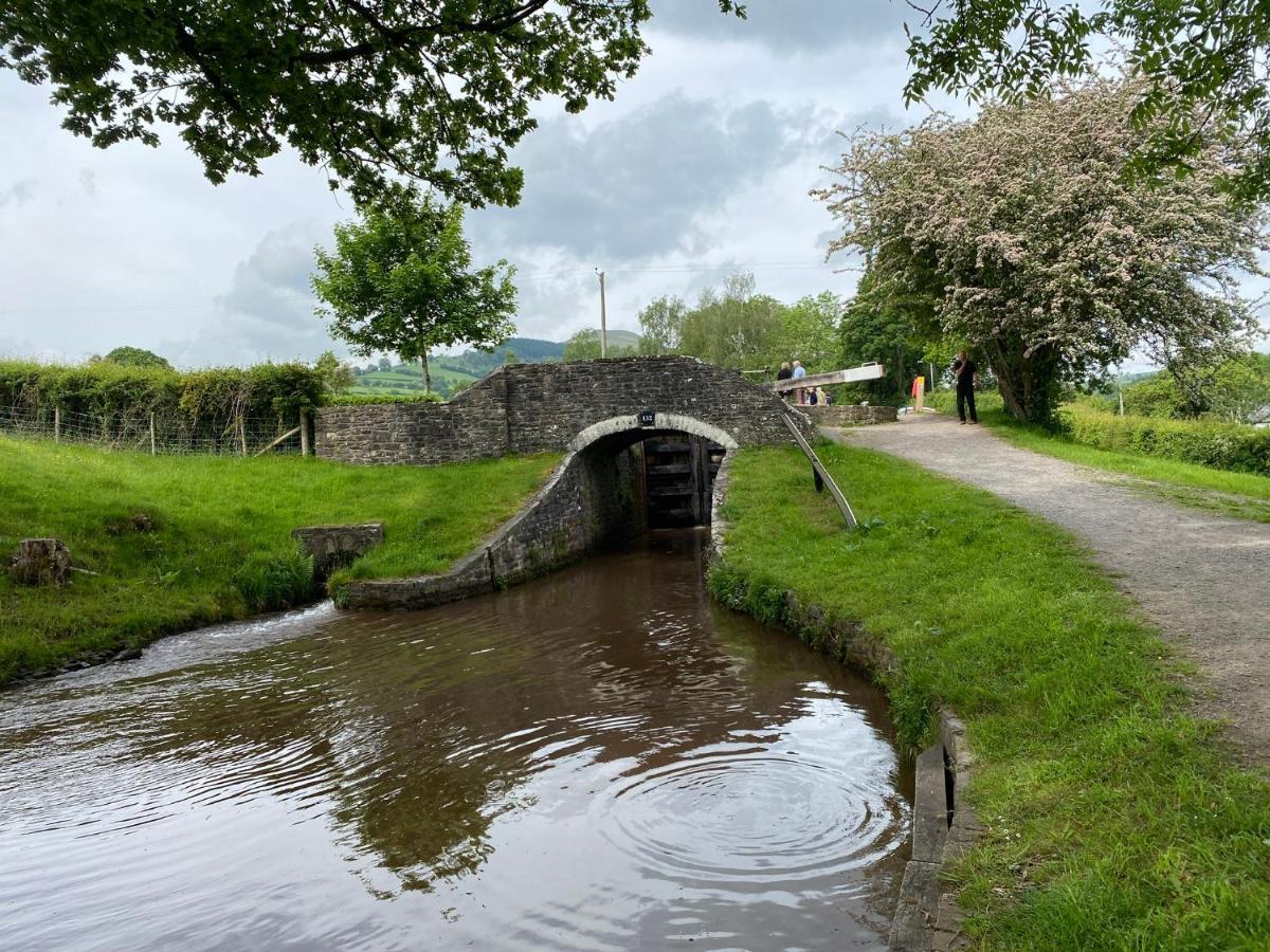 Pant Llwyd Farm Villa Llangynidr Екстериор снимка