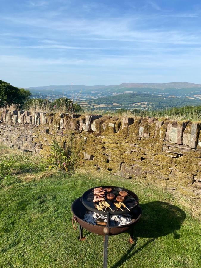 Pant Llwyd Farm Villa Llangynidr Екстериор снимка