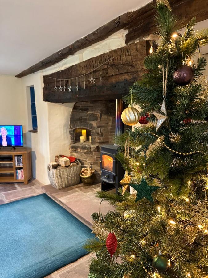 Pant Llwyd Farm Villa Llangynidr Екстериор снимка